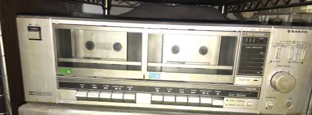 Parti di impianto stereo Sanyo vintage anni 80