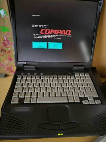 PC portatile vintage Compaq Armanda 1750