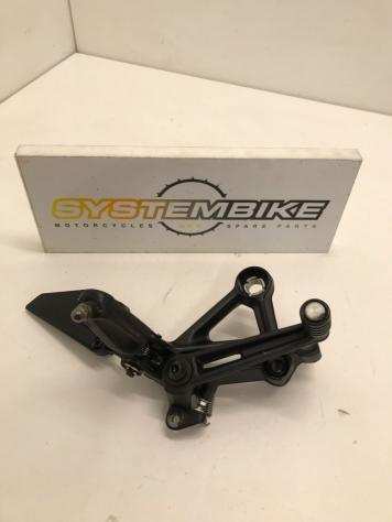 PEDANA ANTERIORE DESTRA KTM 390 DUKE 2017-2020  FRONT RIGHT FOOT