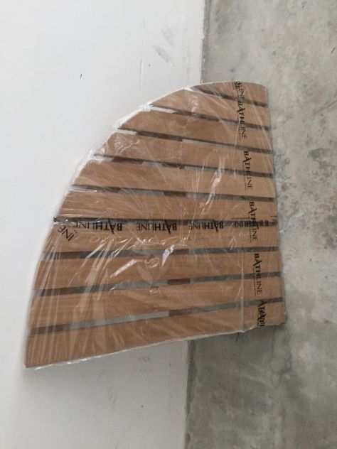 Pedana per piatti doccia in legno antiscivolo cm 73x73 angolo sp 4.50 cm