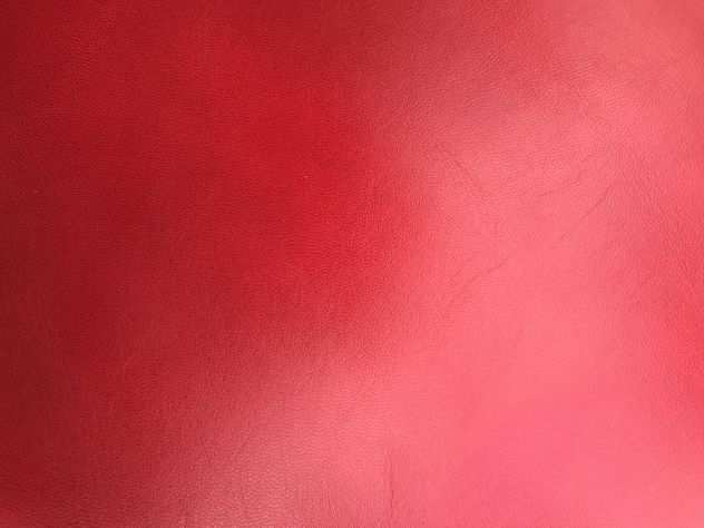 Pelle colore rosso rubino per artigianato