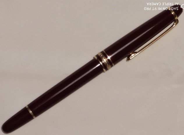 Penna a sfera Montblanc Meisterstuck Platinum.