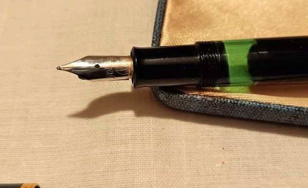 Penna stilografica PELIKAN 140 nera rara in buone condizioni, funzionante , p