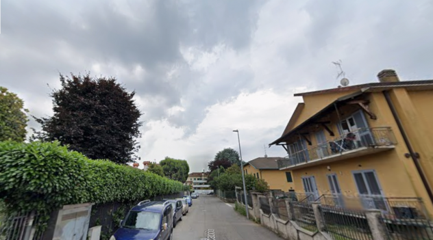 Pentalocale con giardino e posto auto - 780 euro