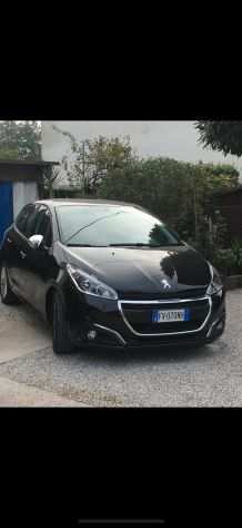 PEUGEOT 208 2019