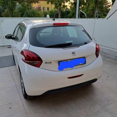 Peugeot 208 van