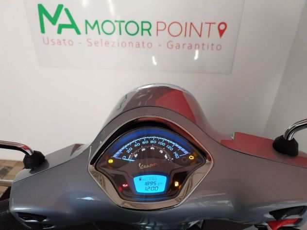 Piaggio Vespa GTS 300 Hpe