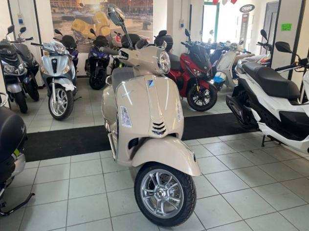 PIAGGIO Vespa GTS 300 Super Nuova my 2023 HPE Super rif. 19148222