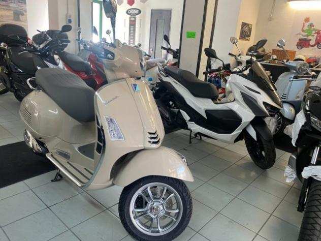 PIAGGIO Vespa GTS 300 Super Nuova my 2023 HPE Super rif. 19148222