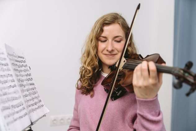 Pianista e violinista a Novara