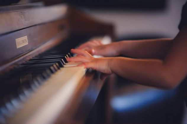 Pianista impartisce lezioni di pianoforte a Milano (anche on line)