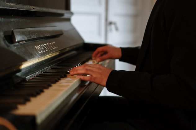 Pianista Vicenza (disponibile per eventi-matrimoni-funerali-concerti)