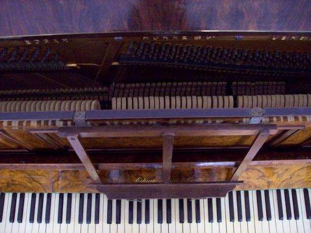 Pianoforte antico in radica