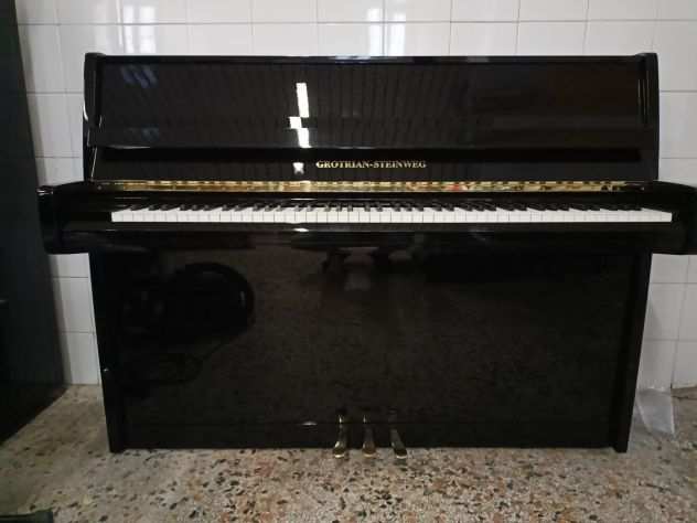 Pianoforte Grotrian Steinweg seminuovo con trasporto e panca