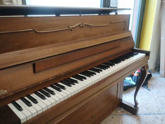 Pianoforte Seiler 112 tedesco con trasporto e panca inclusi