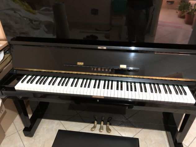 PIANOFORTE VERTICALE YAMAHA