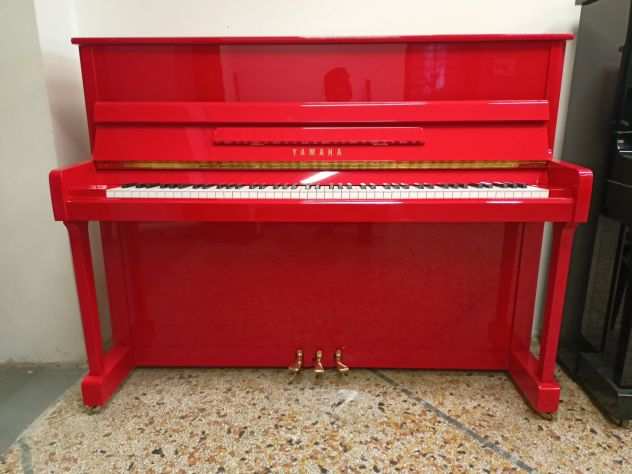 Pianoforte Yamaha P 116 N Rosso Corsa lucido con trasporto e panca inclusi