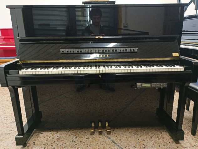 Pianoforte Yamaha U1 H silent con trasporto e panca inclusi