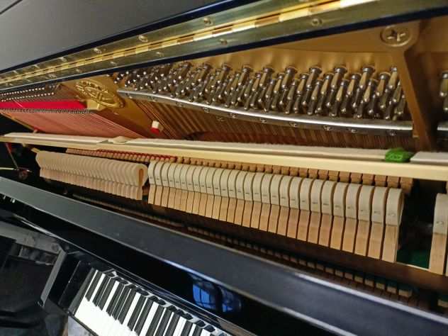 Pianoforte Yamaha U10A (U1 seminuovo) con trasporto e panca inclusi