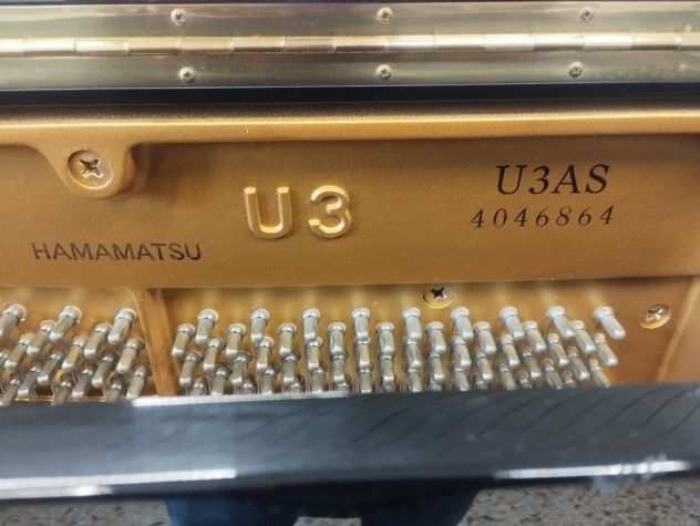 Pianoforte Yamaha U3 A con pedale tonale con trasporto e panca inclusi