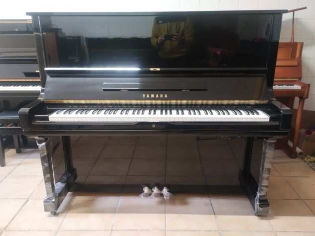 Pianoforte Yamaha U3 silent con trasporto, panca e cuffie inclusi