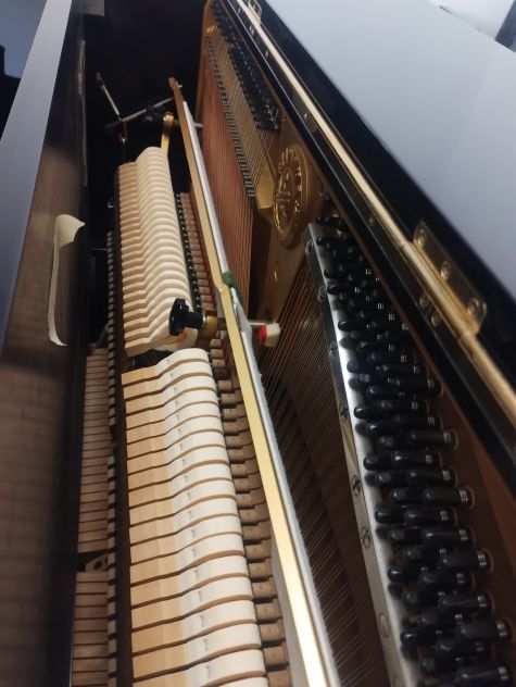 Pianoforte Yamaha U3A con trasporto e panca inclusi