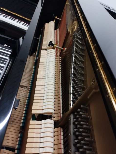 Pianoforte Yamaha U3AS con pedale tonale con trasporto e panca inclusi