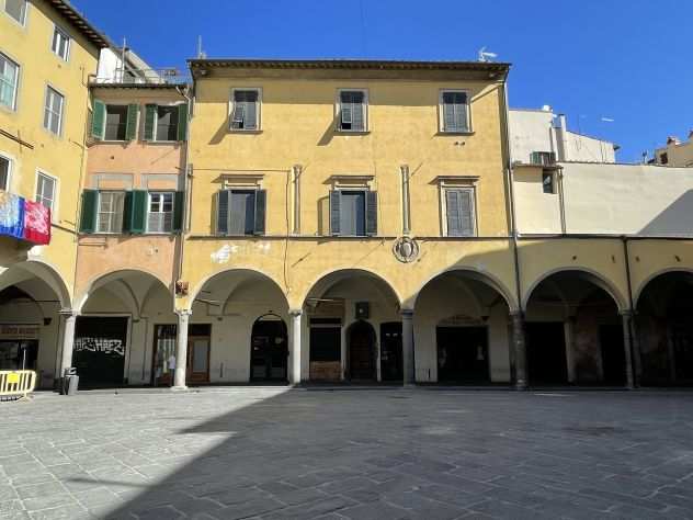 Pisa Centro Piazza delle Vettovaglie appartamento con due camere doppie.