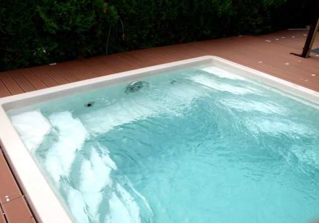 piscina in vetroresina 6,6x3,2x1,5 scale interne TRASPORTO GRATIS