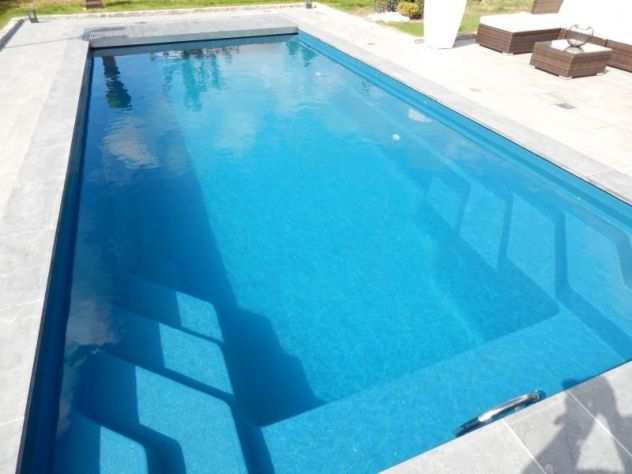 piscina in vetroresina 8,5x3,65x1,5 scale interne impostato