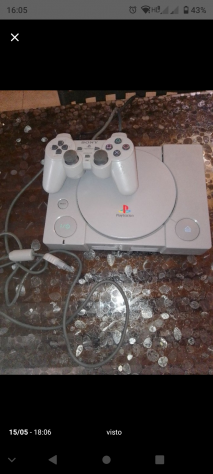 PlayStation 1 con joystick e cavi attacchi TV