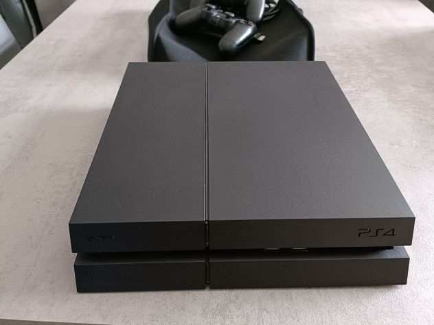 PlayStation 4 - 1TB - 2 controllers originali
