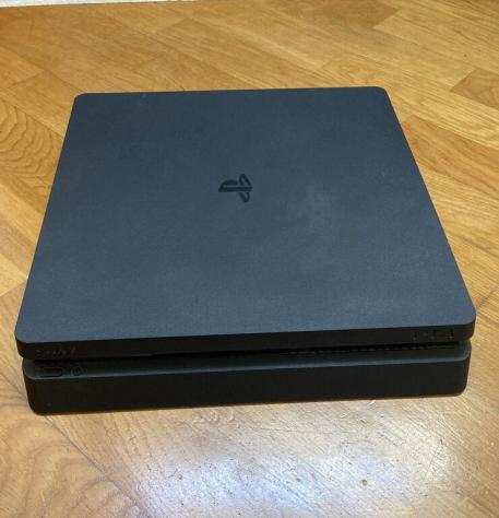 PLAYSTATION 4 SLIM  3 giochi Euro 165