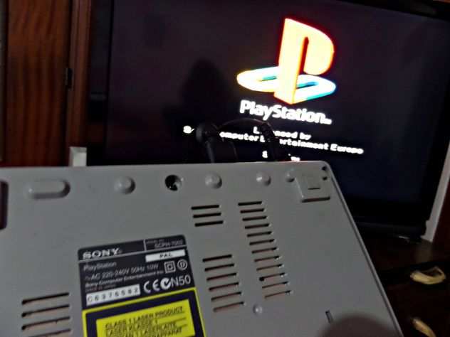 Playstation FAT SCPH 7002 (anno 1997) (prima versione)