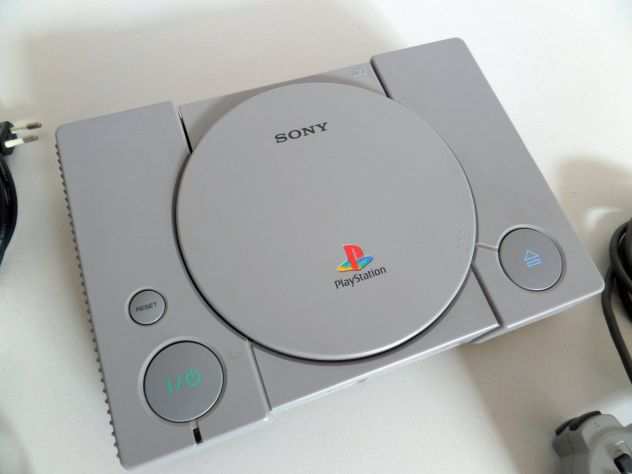 Playstation FAT SCPH 7002 (anno 1997) (prima versione)