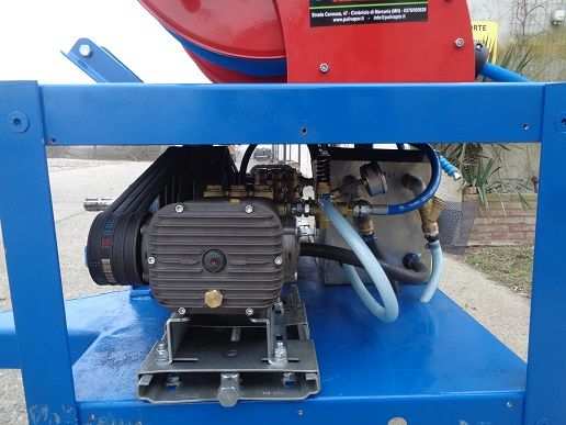 Pompa idropulitrice a trattore PULIVAPOR
