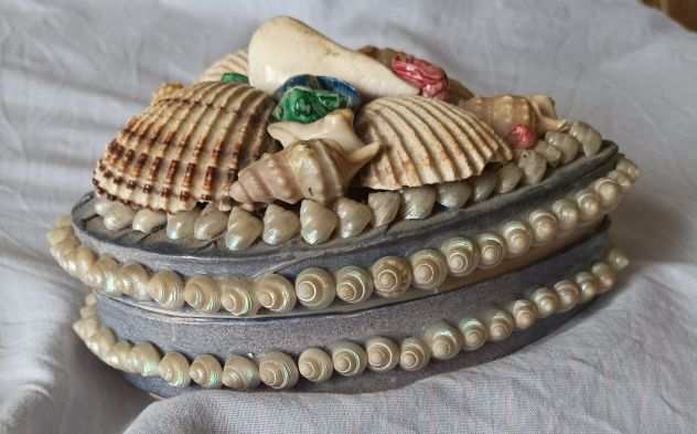 PORTAGIOIE decorato in conchiglia e perle