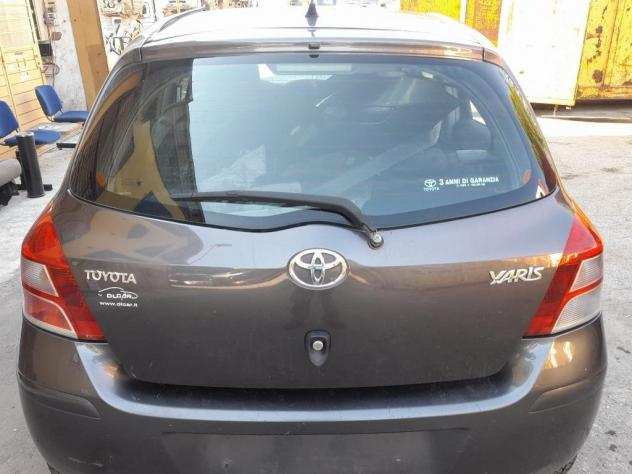 PORTELLO POST. TOYOTA YARIS (FRANCE ) laquoIIIraquo (2009)