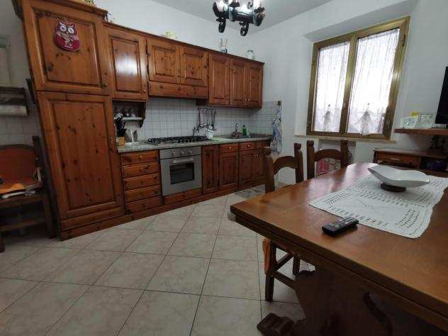 Porzione di casa in vendita a CERRETTI - Santa Maria a Monte 170 mq Rif 868394