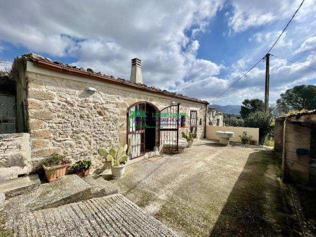 Porzione di casa in vendita a Chiaramonte Gulfi - 3 locali 95mq