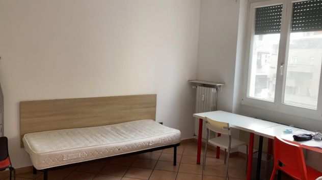 Posto letto in camera doppia cittagrave studi 350euro