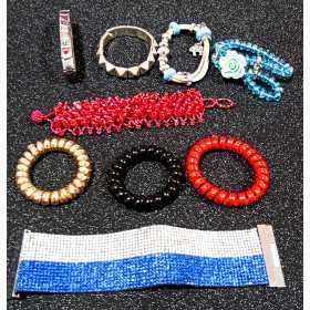 prezzo conveniente braccialetti e collana colorati alla moda