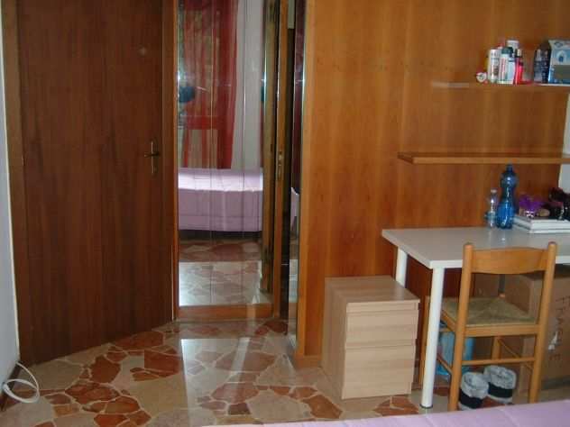 PRIVATO AFFITTA AMPIA STANZA SINGOLA VIA VESPRI SICILIANI MILANO tel 3204027714