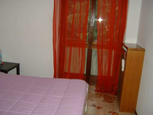 PRIVATO AFFITTA AMPIA STANZA SINGOLA VIA VESPRI SICILIANI MILANO tel 3204027714