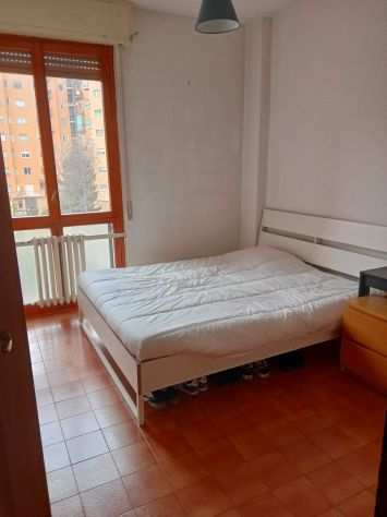 PRIVATO AFFITTA AMPIA STANZA SINOLA VIA VESPRI SICILIANI 92 MILANO tel 204027714