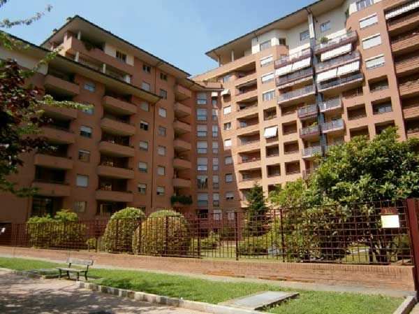 PRIVATO AFFITTA BOX SAN SALVARIO, PRESSI PIAZZA CARDUCCI E CLINICA CELLINI