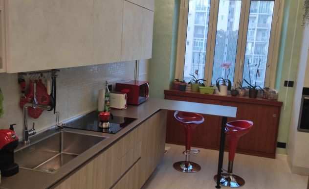 Privato affitta max 6 mesi stanza con bagno privato