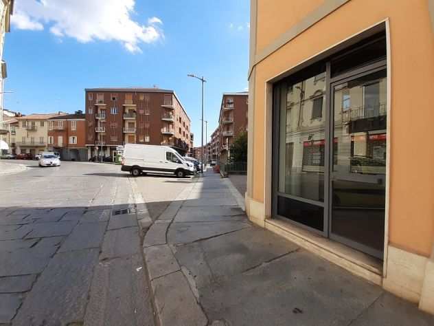 PRIVATO affitta negozio Corso Alfieri zona Porta Torino libero da 1 maggio 2024