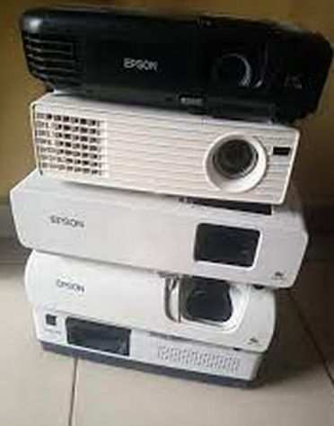 Proiettore stock Epson piu pezzi proiettori videoproiettore