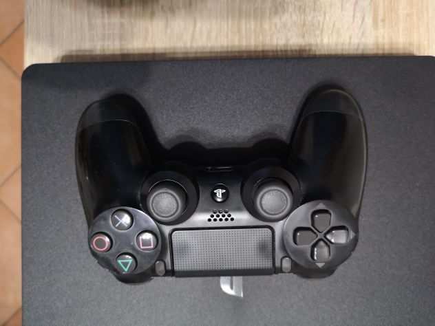 PS4 con 2 Joystick e 7 video giochi